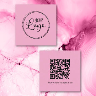 Hellrosa und schwarzes Logo Minimalistischer QR-Co Quadratische Visitenkarte