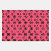 Hellrosa und schwarzes Schneeflockenmuster Weihnac Geschenkpapier Set (Vorderseite)