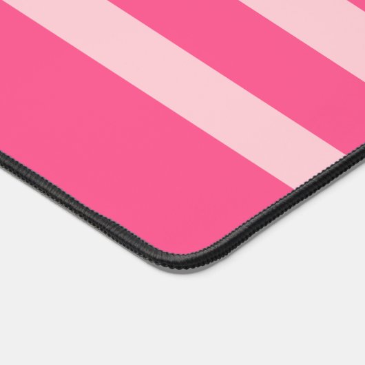 Hellrosa und weich rosa Streifen Muster Name Schreibtischunterlage (Ecke)