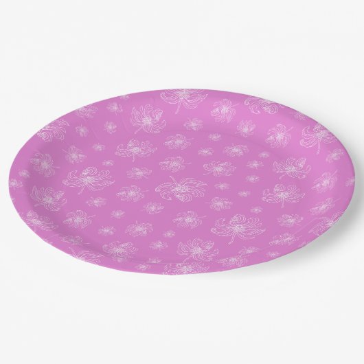 Hellrosa und weiße Pfannkuchen. Pappteller (Schrägansicht)