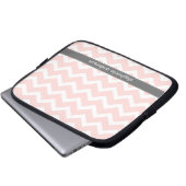 Hellrosa Zickzack-Sparren-Muster Laptopschutzhülle (Vorne Knopf)