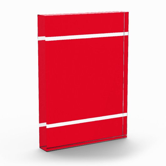 Hellroter Farbblock Oben untere Streifen weiß Fotoblock (Links)