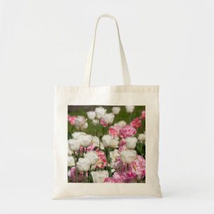 Hellweiße und rosa Tulpen an einem sonnigen Tag Tragetasche