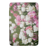 Hellweiße und rosa Tulpen auf sonniger Höhe Badematte (Vorderseite Vertikal)