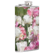 Hellweiße und rosa Tulpen auf sonniger Höhe Flachmann (Rechts)