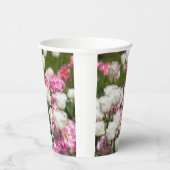 Hellweiße und rosa Tulpen auf sonniger Höhe Pappbecher (Rechts)