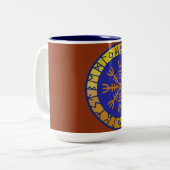 Helm der ehrfürchtigen Keramik Dringende Tasse (Vorderseite Links)