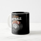 Helm der personalisierten Fußballmannschaft Zweifarbige Tasse (Vorderseite Links)