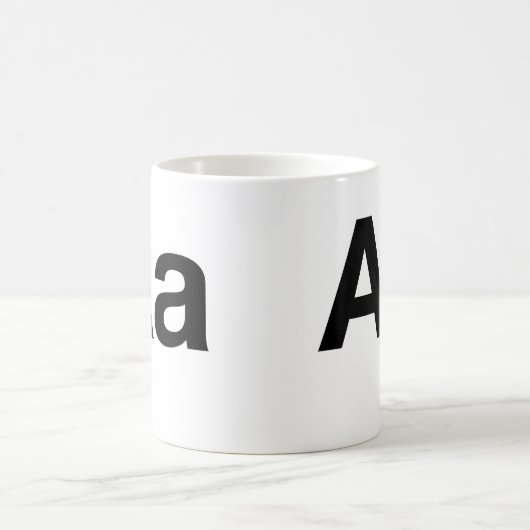 HelveticaOm Kaffeetasse (Mittel)