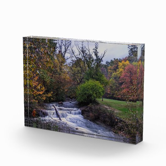 Hemlock Creek Falls auf einem schönen Herbstvormit Fotoblock (Rechts)