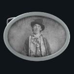 Henry McCarty, Billy, das unrechtmäßige Kind des a Ovale Gürtelschnalle<br><div class="desc">Henry McCarty: Ein Kurzes, turbulentes Leben an der Grenze - Henry McCarty, wahrscheinlich 1859 unter einem Schleier der Ungewissheit geboren, würde seinen Namen in der Wild-West-Legende als William H. Bonney ausgraben, obwohl ihn die meisten einfach als Billy kannten. Sein Leben, tragisch kurz und von Gewalt durchzogen, wurde zum Mikrokosmos des...</div>