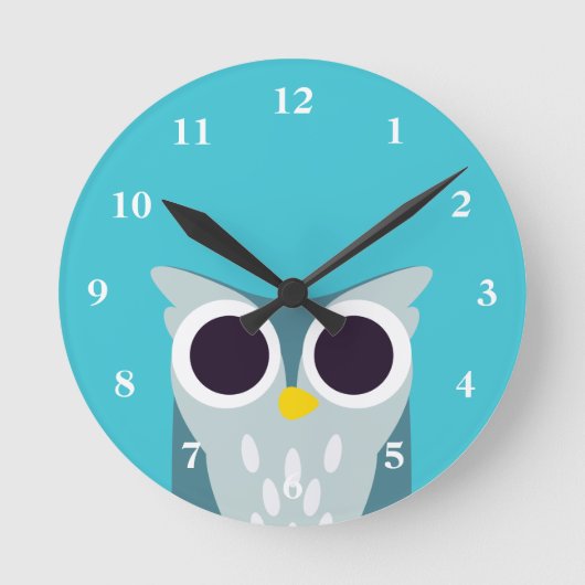 Henry the Owl Runde Wanduhr (Vorderseite)