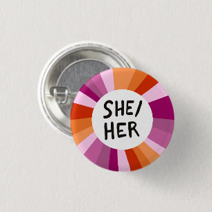 HER Pronouns farbenfroher Circle Lesbian Pride Button