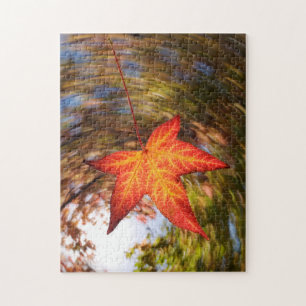 Herabfallendes Blatt von einem Baum im Herbst Puzzle
