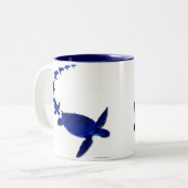 HERAUF, HERAUF U. WEG!! ZWEIFARBIGE TASSE (Vorderseite Links)