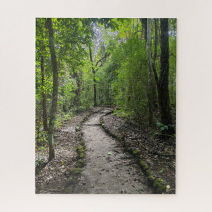 Herausfordernder Spaziergang durch den guatemaltek Puzzle