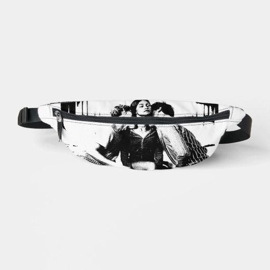 Herausforderung Art, Tashi und Patrick Clear (Mitt Bauchtasche (Vorderseite)