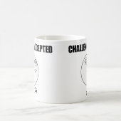 Herausforderung geltendes Raserei-Gesichts-Comic Kaffeetasse (Mittel)