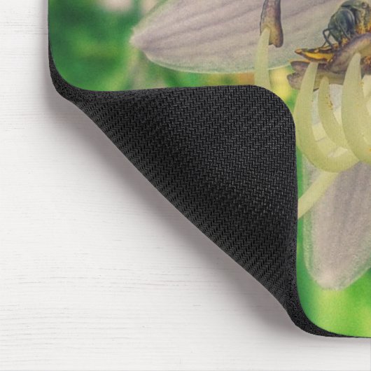 Herberge und Biene Mousepad (Ecke)