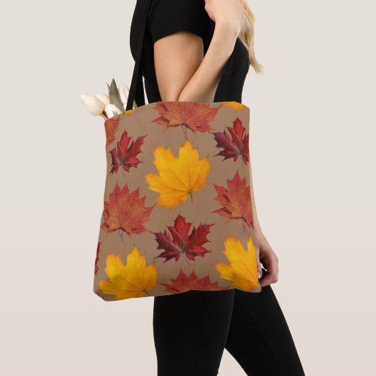 Herbst Ahorn Blätter Tote Tasche (Von Nahem)