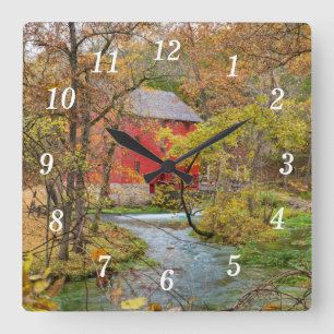 Herbst an der Alley Mill Wanduhr