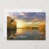Herbst Bäume Fluss Sunset Hochzeitseinladungen Einladung (Rückseite)