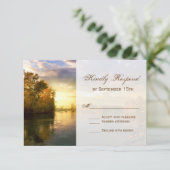 Herbst-Bäume Fluss Sunset Wedding RSVP Karten (Stehend Vorderseite)
