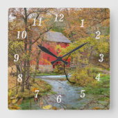 Herbst bei Alley Mill Wall Uhr (Vorderseite)