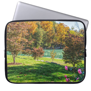 Herbst bei Dogwood Laptopschutzhülle