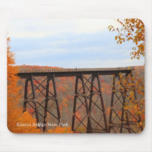 Herbst bei Kinzua Bridge farbenfroh, malerisch Mousepad (Vorne)
