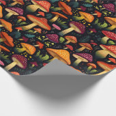 Herbst Dunkler Botanischer Pilz Goblincore Geschenkpapier (Ecke)