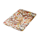 Herbst-Eichhörnchen und Herbstflora auf Weiß Badematte (Schrägansicht)