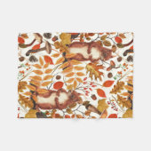 Herbst-Eichhörnchen und Herbstflora auf Weiß Fleecedecke (Vorderseite (Horizontal))