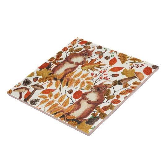 Herbst-Eichhörnchen und Herbstflora auf Weiß Fliese (Seite)