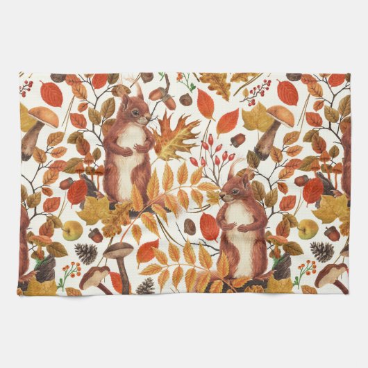Herbst-Eichhörnchen und Herbstflora auf Weiß Geschirrtuch (Horizontal)
