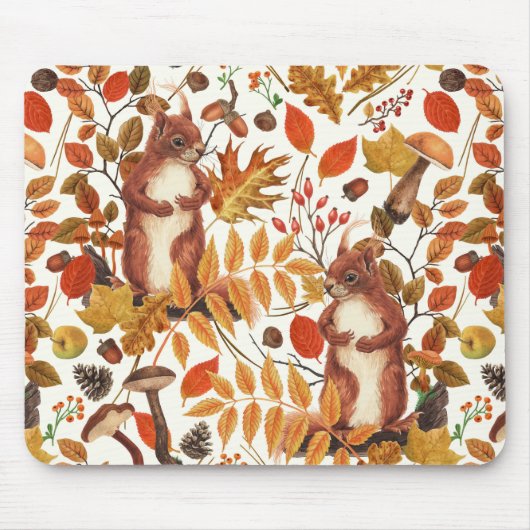 Herbst-Eichhörnchen und Herbstflora auf Weiß Mousepad (Vorne)