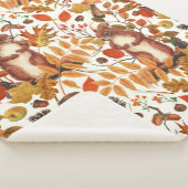 Herbst-Eichhörnchen und Herbstflora auf Weiß Sherpadecke (3/4)