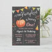 Herbst ein kleines Pumpkin-Chalkboard Herbst Gebur Einladung (Stehend Vorderseite)