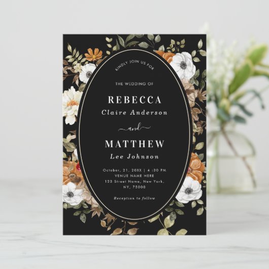 Herbst Floral Monogram Moody Black Wedge Einladung (Stehend Vorderseite)