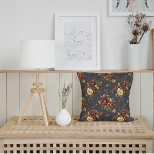 Herbst Florals in Deep Burgund und warme Creme Kissen