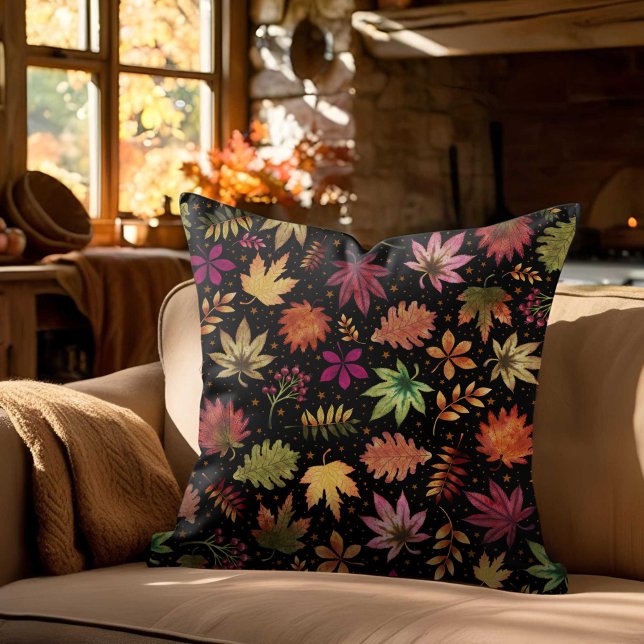 Herbst Herbst bleibt Halloween-Muster auf schwarz Kissen (Fall Autumn Leaves Halloween Pattern on Black Throw Pillow)