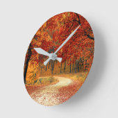 Herbst im Wald Runde Wanduhr (Winkel)