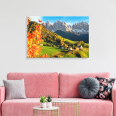 Herbst in der Dolomiten-Landschaft mit Kirche Leinwanddruck (Insitu (Wohnzimmer))
