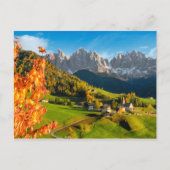 Herbst in der Dolomiten-Landschaft mit Kirche Postkarte (Vorderseite)