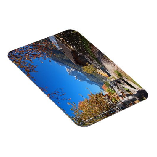 Herbst in einem Dorf in den Dolomiten in Italien Magnet (Rechte Seite)