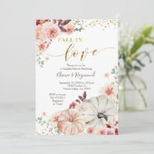 Herbst in Liebe Marsala Pumpkin Einladung (Stehend Vorderseite)