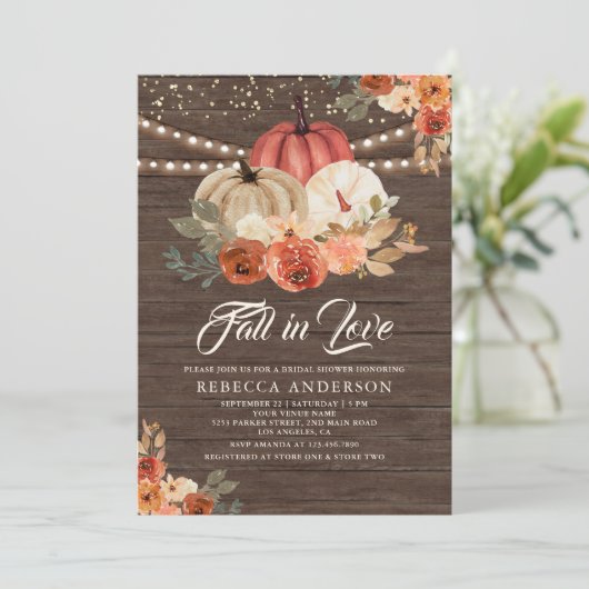 Herbst in Liebe Terracotta Pumpkin Wood Brautparty Einladung (Stehend Vorderseite)