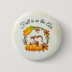 Herbst ist in der Luft Typografie mit Eichhörnchen Button