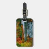 Herbst-landschaftliche Ansicht einer kleinen Gepäckanhänger (Vorderseite vertikal)