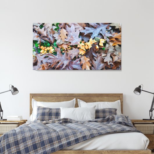 Herbst mit gelben Pilzen und braunen gefallenen Bl Leinwanddruck (Insitu (Schlafzimmer))